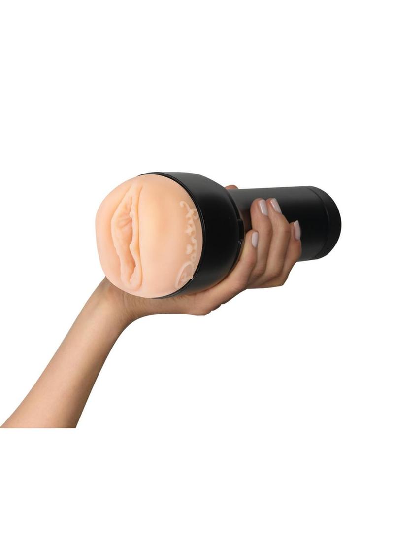 Kiiroo Feel Dainty Wilder Pussy Stroker